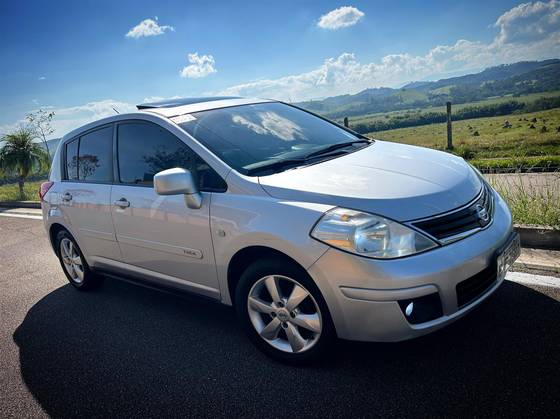 NISSAN TIIDA 1.8 SL 16V FLEX 4P AUTOMÁTICO